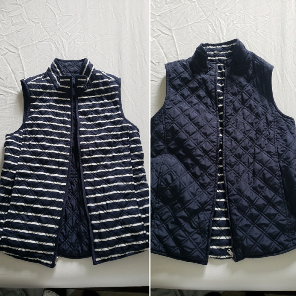 Reversible vest w/pockets